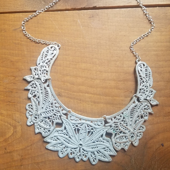 Claire's Gray Metal Lace Necklace - Picture 4 of 7
